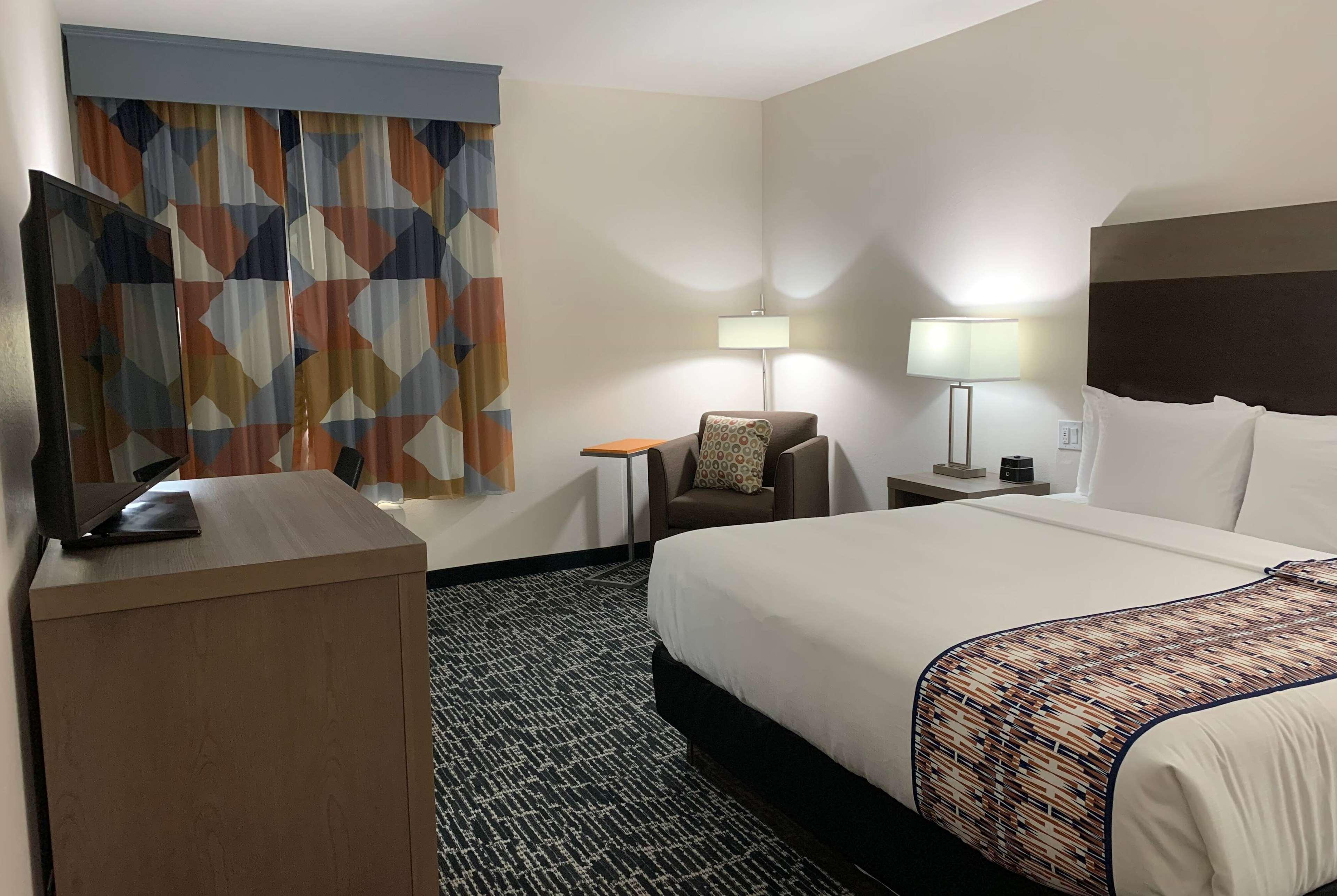 La Quinta Inn & Suites By Wyndham - Red Oak Tx Ih-35E Esterno foto